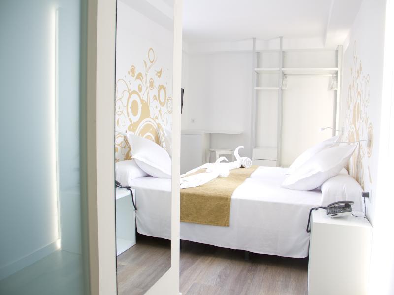 Apartamentos Triton Cala Ratjada  Eksteriør bilde