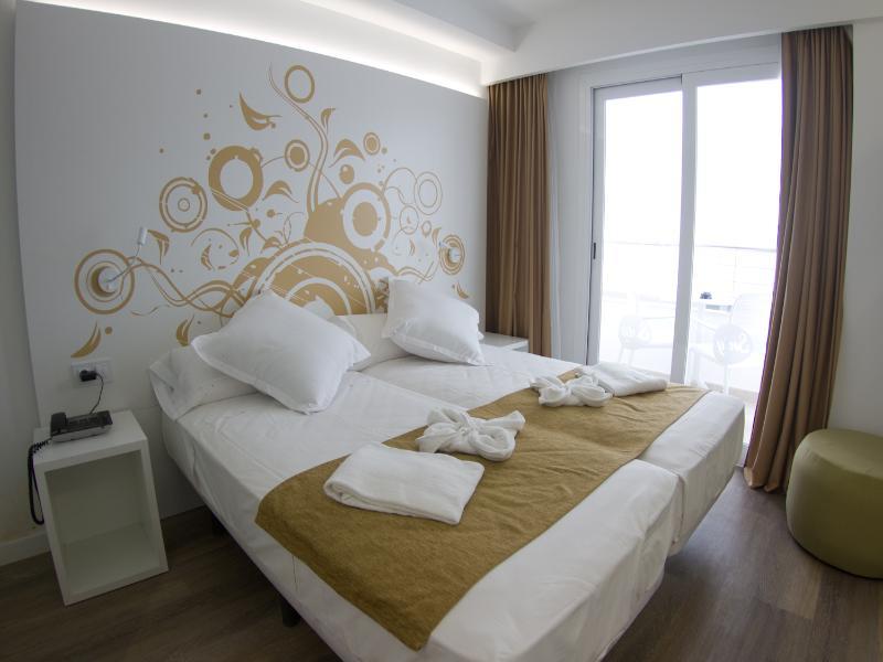 Apartamentos Triton Cala Ratjada  Eksteriør bilde